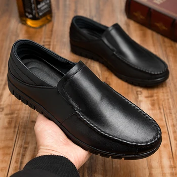 2019 kevadel ja sügisel meeste vett hülgav vabaaja jalatsid meeste nahast ehtsa mokassiinkingad lihtne must sotsiaalne meeste kingad veekindel